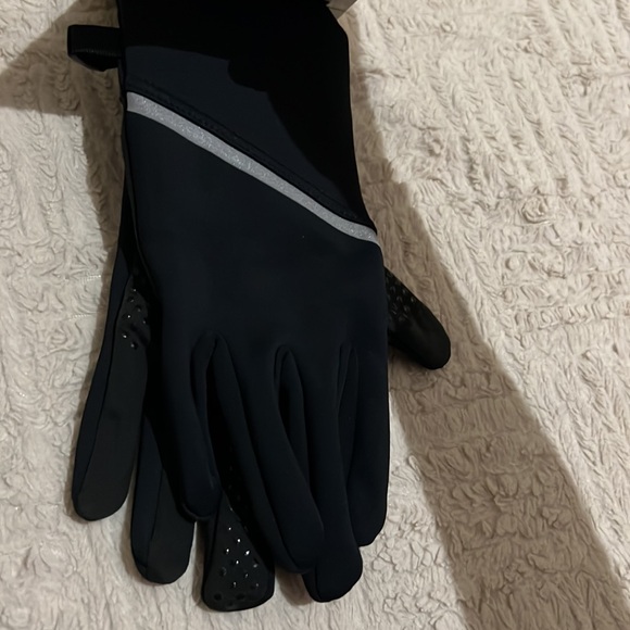 GAIAM cold weather running gloves, New in original packaging, Size L/XL - Picture 8 of 16